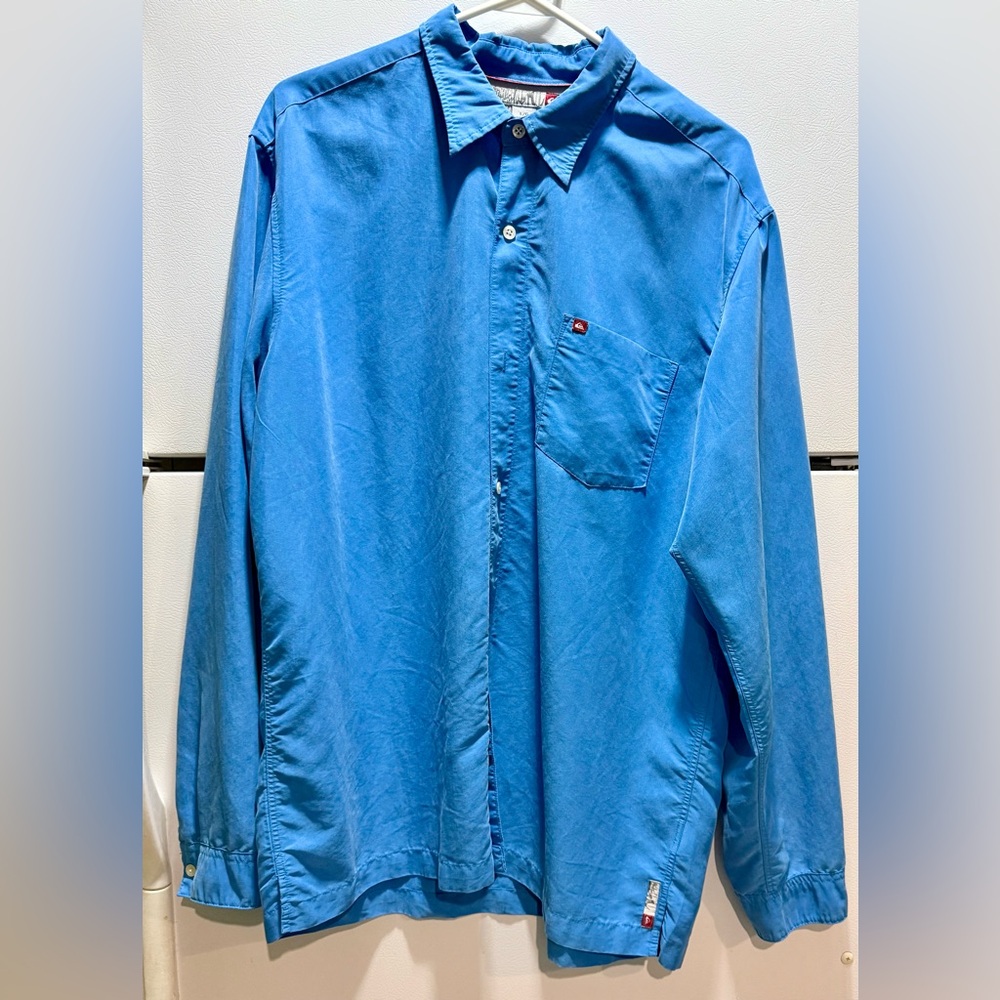 🍥Quiksilver Vintage Blue Long Sleeve Button Down Shirt